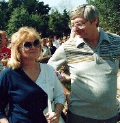 Naomi Dorrough, Bob Knirk